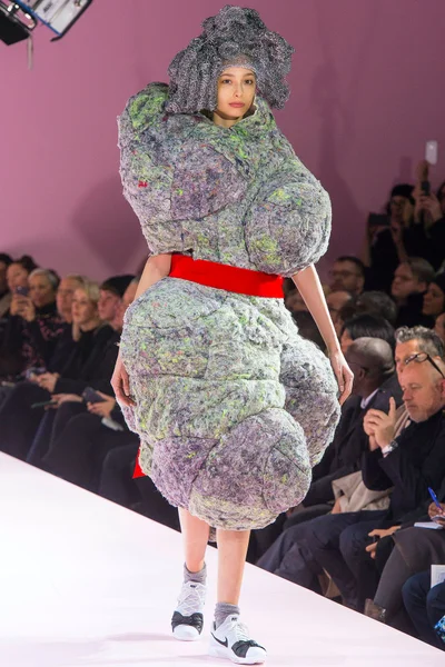 Look 3